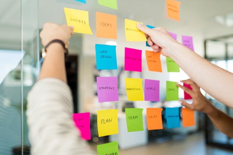 Reforçar a cultura de uma organização pode ser especialmente desafiante para os profissionais de Recursos Humanos, lado a lado com a contratação dos talentos certos.