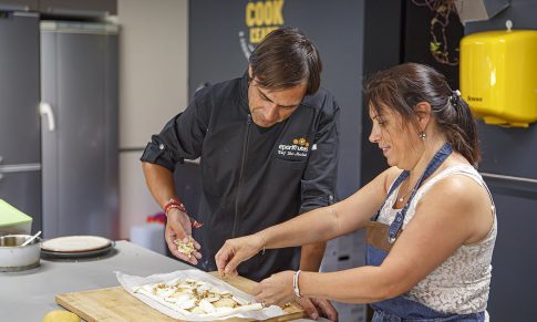 Cozinhar e dar sabor à eficácia e coesão da equipa. Será a cozinha um laboratório comportamental?