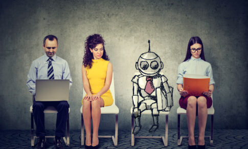 O novo trabalho híbrido: colaboração entre humanos e agentes inteligentes